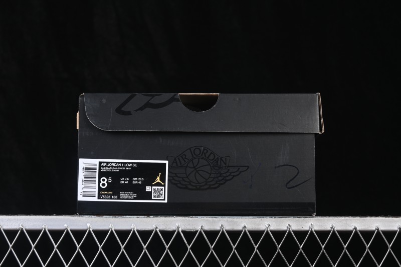 Nike Air Jordan 1 Low Retro Basketball Shoes with Classic Design - IV5325-133