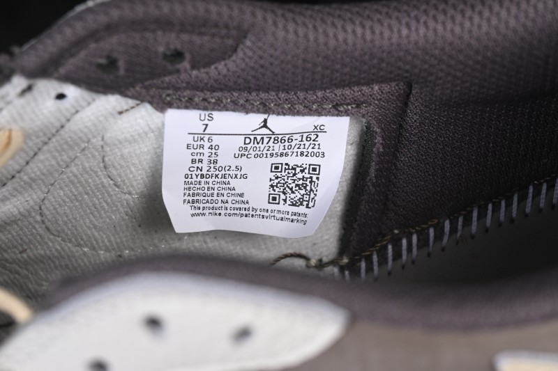 Nike Travis Scott x Air Jordan 1 Low OG Retro Basketball Shoes with Reverse Swoosh Design - DM7866-162