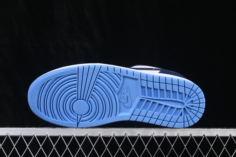 Nike Air Jordan 1 Low Retro Basketball Shoes with Classic White and Blue Colorway - 553558-404