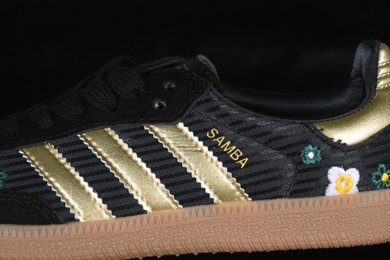 Adidas Samba OG Classic Skateboarding Shoes with Retro Suede Design - IH1331