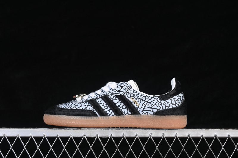 Adidas Samba OG Classic Skateboarding Sneakers with Reinforced Suede Upper - JQ8742
