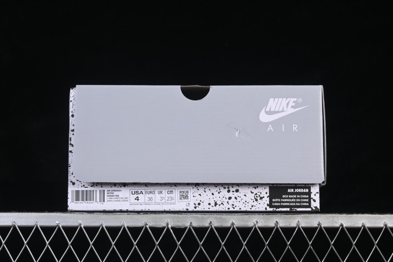 Nike Air Jordan 5 Retro Wolf Grey High-Top Basketball Shoes with Premium Leather Upper and Visible Air Cushioning - DD0587-002