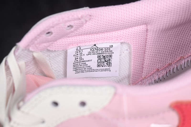 Nike Travis Scott x Air Jordan 1 Low OG Retro Basketball Shoes with Reverse Swoosh Design - IQ7604-101