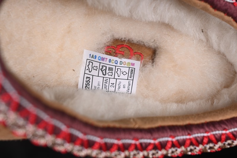 UGG Tazz II Classic Platform Snow Boots - 1122553 CHE