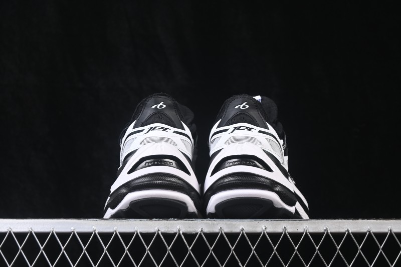 Balenciaga Jet Chunky Low-Top Dad Sneakers with Embossed Print - WMRTN9010