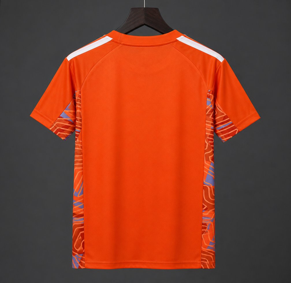 26/27 Juventus Orange with Abstract Maze Pattern Goalkeeper Jersey Set